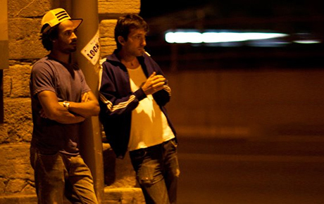 Synopsis : Deux amis errent dans la nuit en attendant un appel qui leur dira où ils doivent laisser la voiture qu'ils ont volée. <br /><br />
Diffusion internationale, festivals<br /><br />
Réalisé par Carolyne Rhéaume<br />
DP : Maxime Pilon-Lalande<br />
Production Sandrine Berger, Carolyne Rhéaume<br />
Caméra : Canon 5D<br /><br />

*** Film sélectionné au Cannes Short Film Corner 2012 et au Festival de Cinéma de la Ville de Québec.
